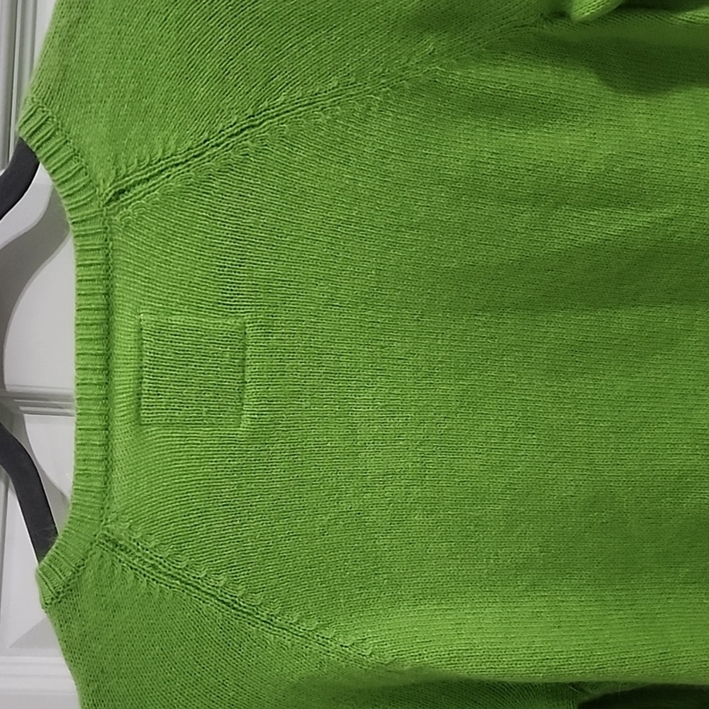 NWT Abercrombie & Fitch Rabbit Hair Blend Neon Green Sweater Size Medium - Picture 8 of 8